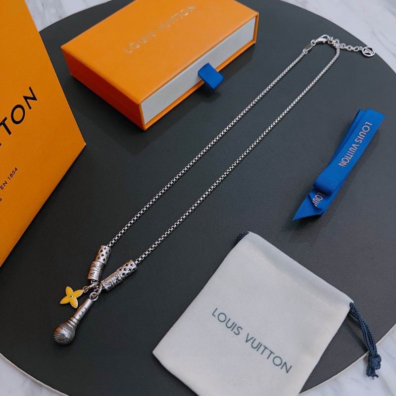 LV Necklace 03lyr463